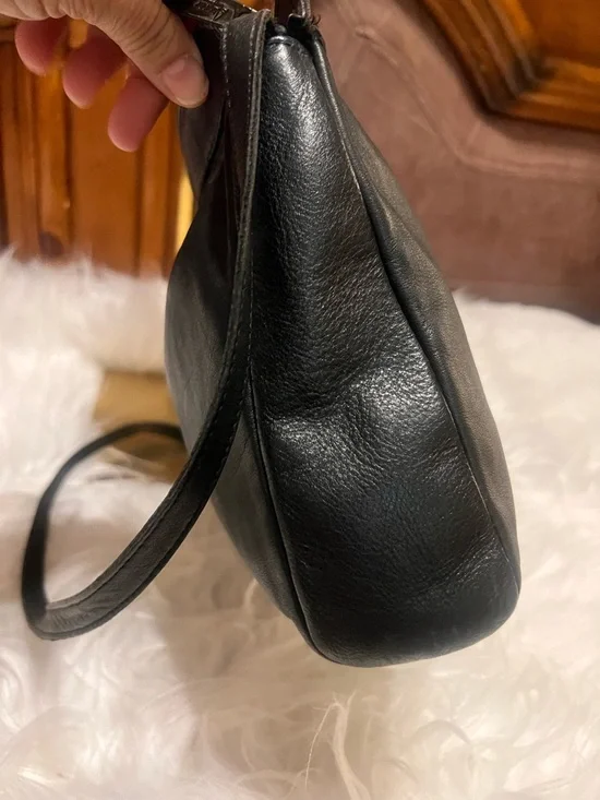 Etienne Aigner Black Leather Shoulder Bag - Picture 8 of 14